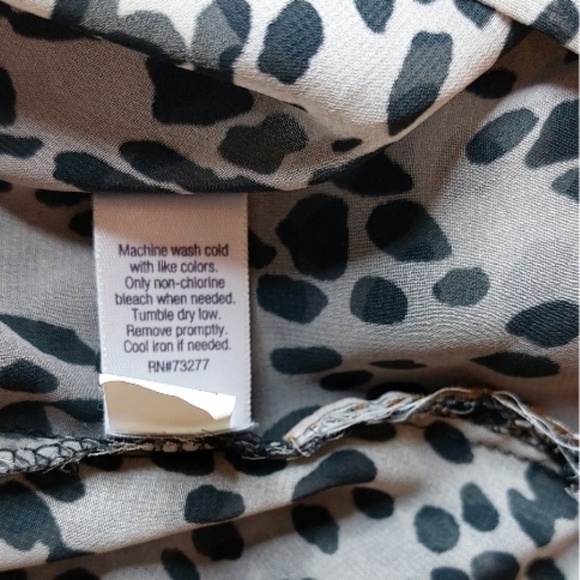 Jennifer Lopez Sheer Cheetah Print Blouse Open Back Size XL Flowy Elegant Sexy - Picture 7 of 10
